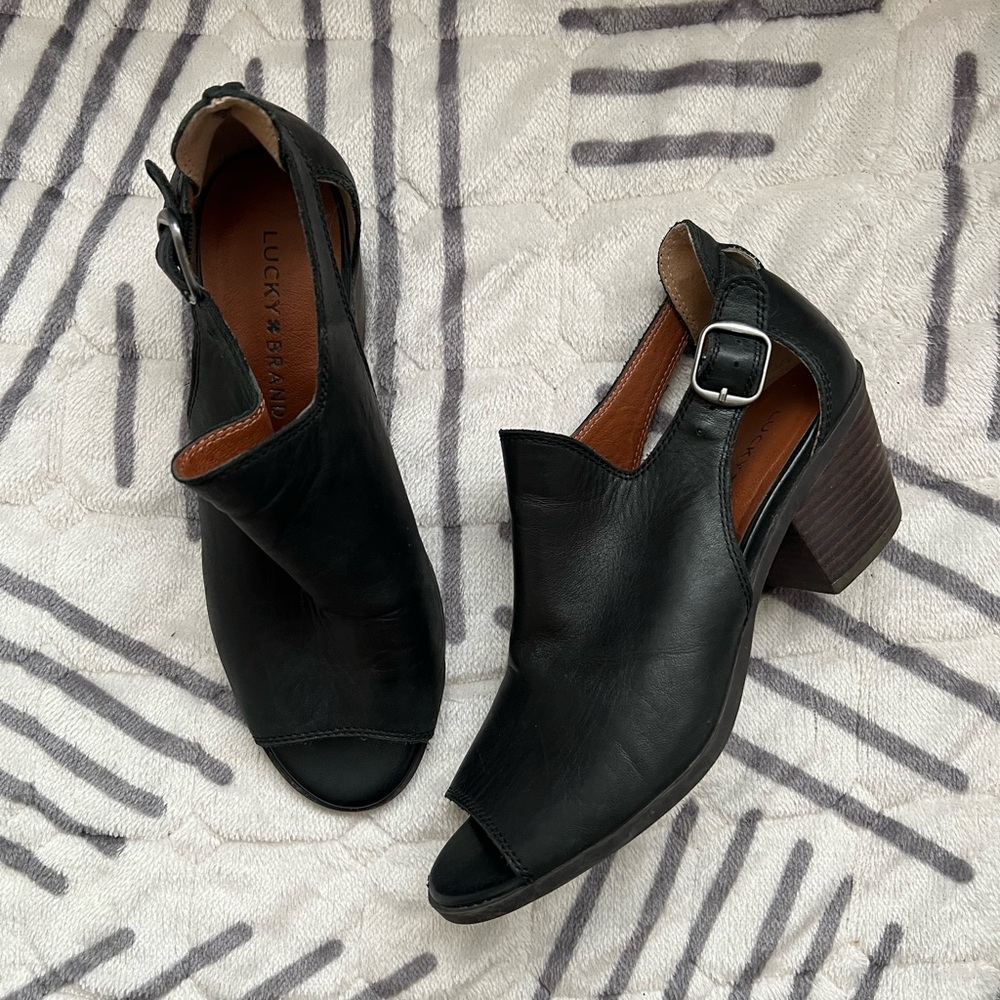 Lucky Brand Black Leather Women's Peep Toe Heeled Sandals Barimo 7 37